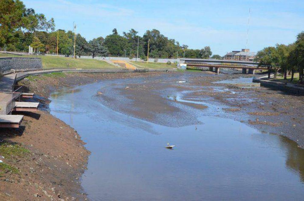 Se realiza la limpieza del arroyo en la zona del ex balneario municipal