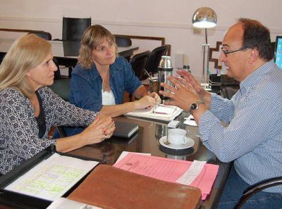 El Intendente Salom�n se reuni� con la Inspectora Trezza