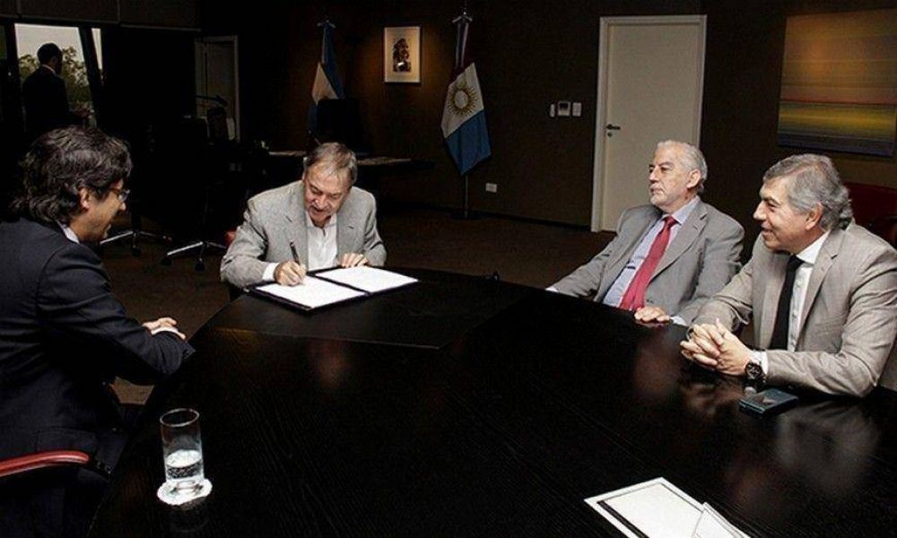 Firman convenio para construir una c�rcel federal en C�rdoba