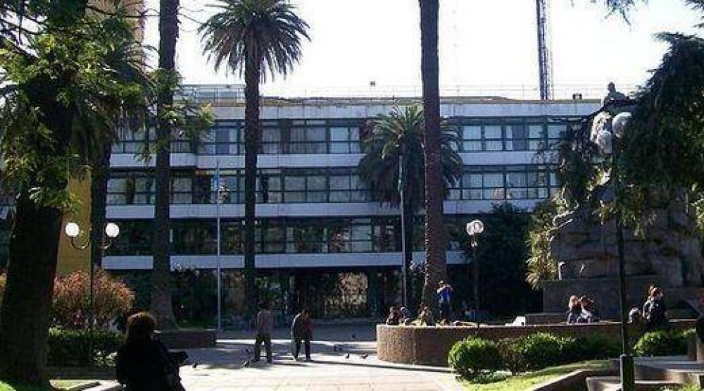 Cuarto intermedio en la negociaci�n salarial de los municipales de San Mart�n