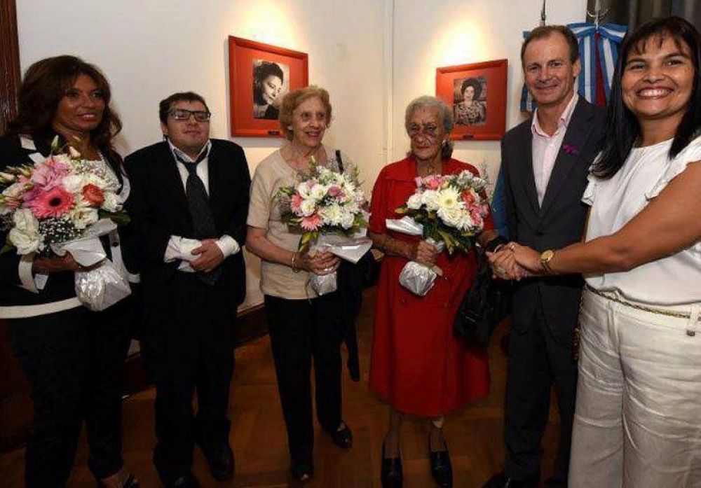 El gobernador inaugur� el sal�n Mujeres Entrerrianas de Casa de Gobierno