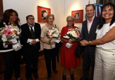 El gobernador inaugur� el sal�n Mujeres Entrerrianas de Casa de Gobierno