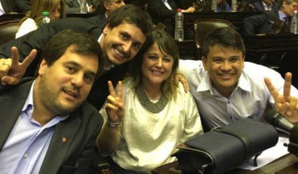Diputados nacionales dejan su qu�rum atado a una posible reuni�n con Bordet 