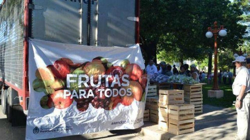 Llega frutas y verduras para todos
