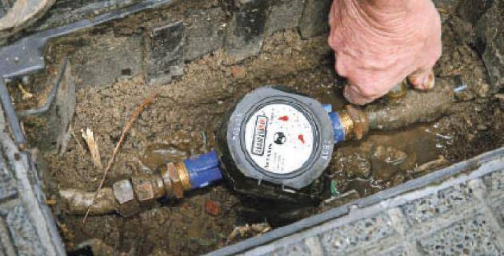 Medidores de agua: Concejales preguntan si los est�n instalando