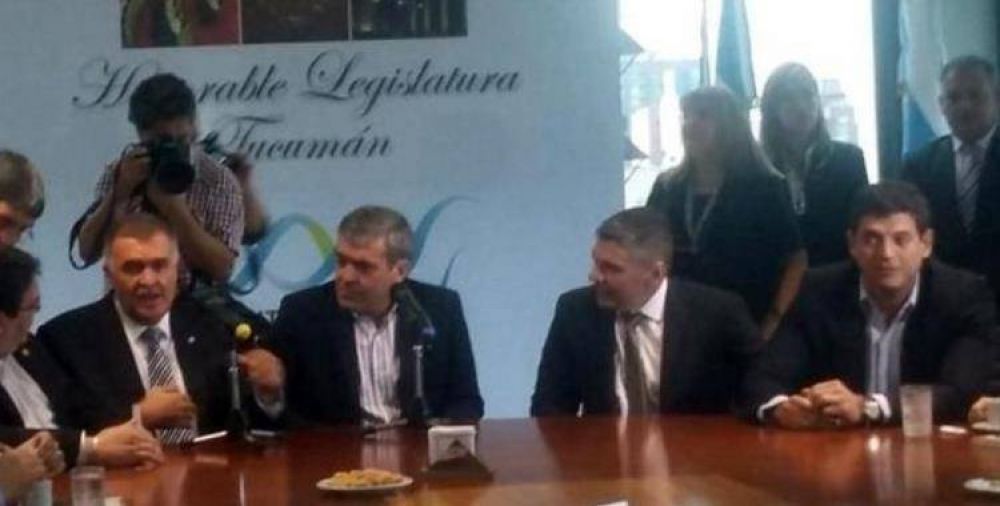 Cano visit� la Legislatura y prometi� fondos nacionales