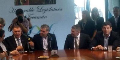 Cano visit� la Legislatura y prometi� fondos nacionales
