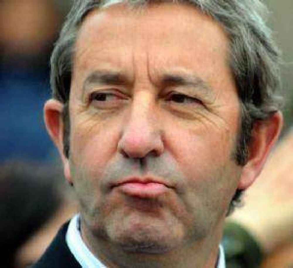Cobos cree que el Gobierno lo esp�a, pero dice no tener nada que ocultar.