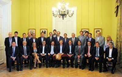 Aranda en la reuni�n de intendentes de capitales con Macri