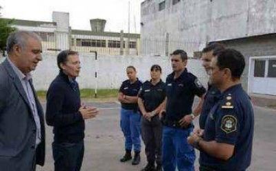 Gray visit� a los cadetes de la Polic�a Local de Esteban Echeverr�a