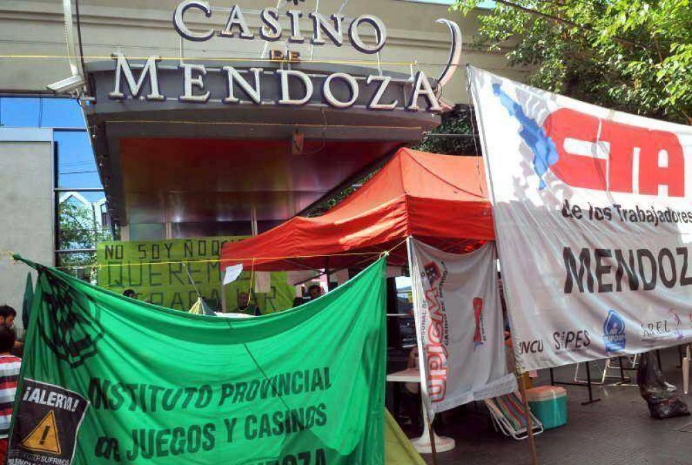 El municipio quiere desalojar el acampe del Casino