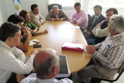 Harineras: Siguen buscando soluciones al f�tido olor que inunda al Puerto y barrios del Sur