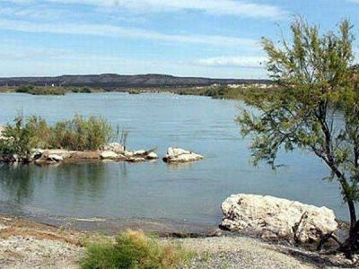 El administrador de CORFO apoya la obra del acueducto del R�o Colorado