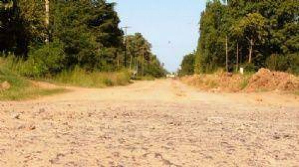 La Municipalidad proyecta asfaltar el camino que une el Hospital con el puente de Ben�tez