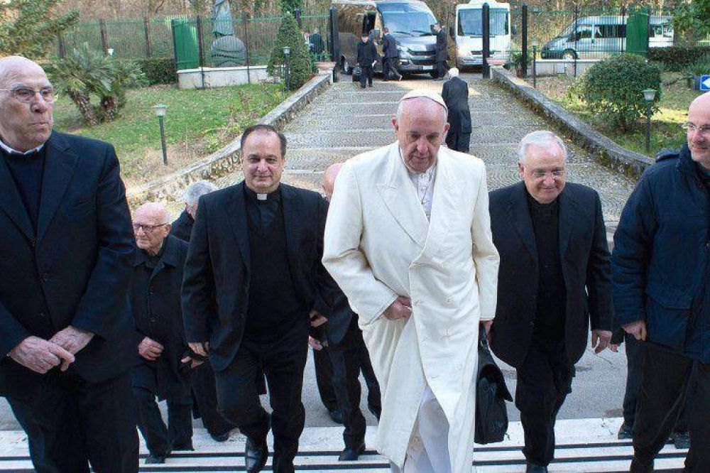 El papa Francisco inició su retiro espiritual fuera del Vaticano