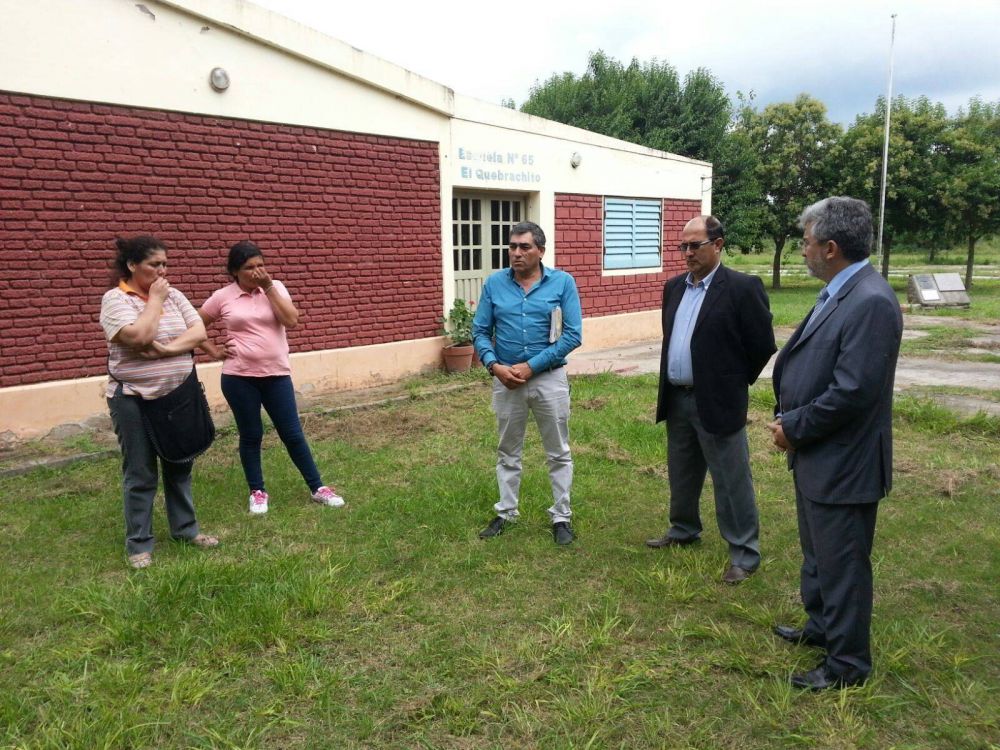 El ministro Gutirrez recorri las escuelas en conflicto de Santa Rosa