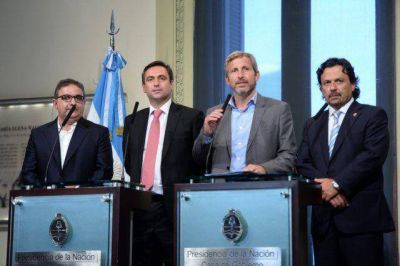 Jalil pidi� financiamiento para la Caja de Cr�dito, para la construcci�n de viviendas