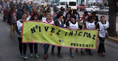 Los gremios de Adosac y Ate marcharon en reclamo de la normalizaci�n de la CSS