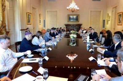 Finaliz� la reuni�n de gabinete en Casa de Gobierno