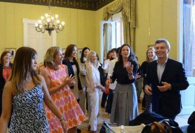 Macri homenaje� a las chicas Pro