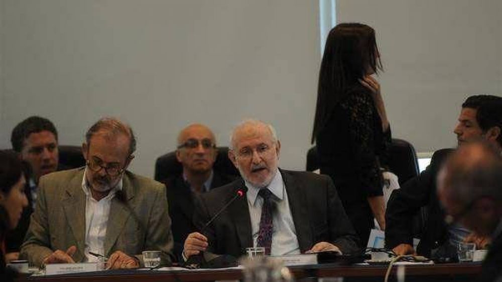 El acuerdo con los buitres logr� dictamen con aval de los legisladores pampeanos