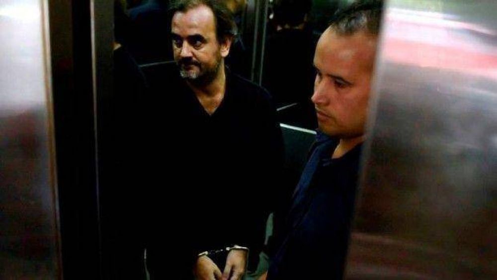 �No hay un papel que lo comprometa�, asegur� el abogado de Giri
