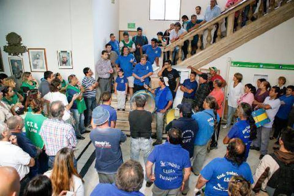 Los municipales rechazaron la nueva oferta y se movilizar�n ma�ana