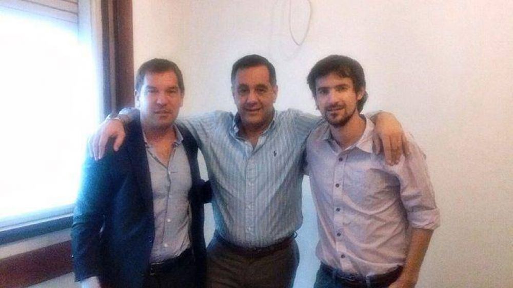 La Plata: El Intendente,Dr. Di Cesare se reuni� con A. Finocchiaro, Director Gral de Escuelas