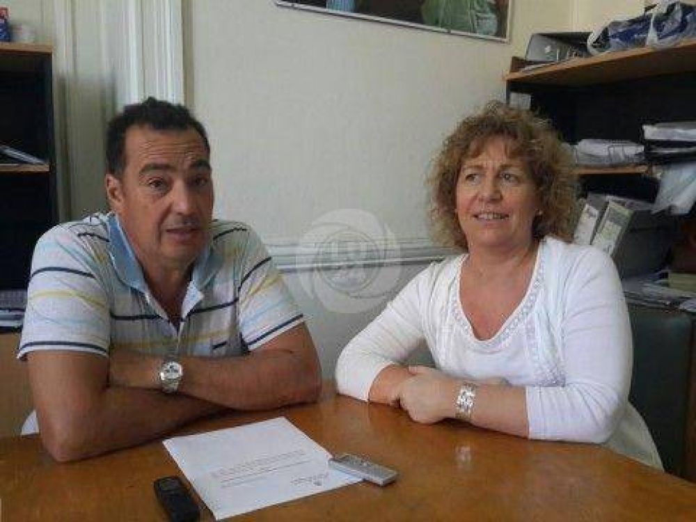 El diputado Garate present� un proyecto para regularizar la telefon�a en escuelas rurales