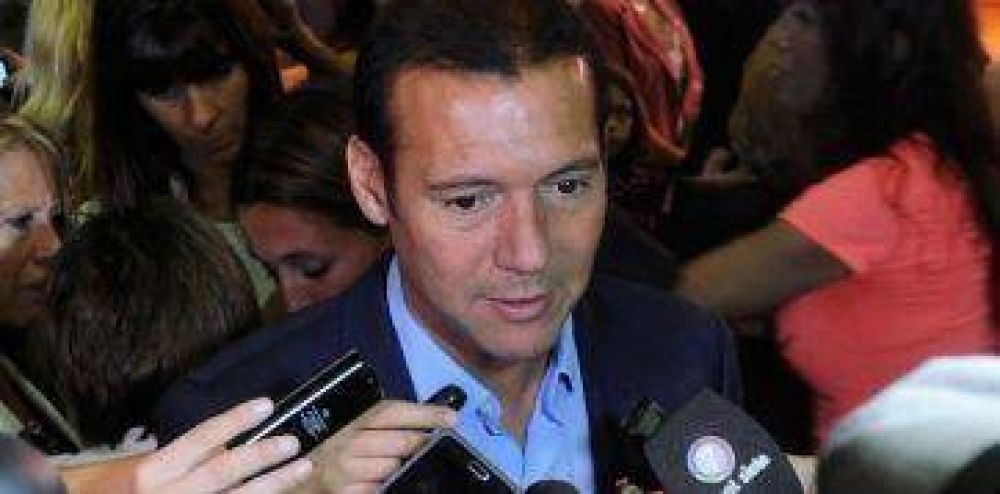 Guti�rrez anuncia nuevo c�nclave petrolero