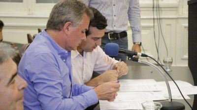 Gay inaugur� Foros de Seguridad para que vecinos �participen y no se queden en la cr�tica�