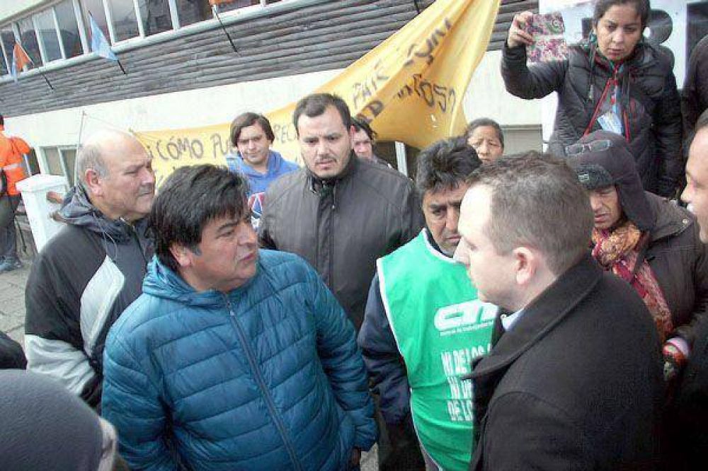 Gobierno convoca a los gremios aunque avisa que no habr� derogaci�n
