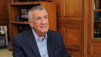 El kirchnerismo qued� cerca de la divisi�n por los holdouts: Gioja pidi� dar qu�rum