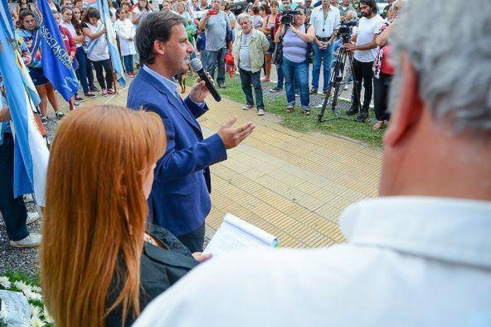 Sujarchuk encabez� la celebraci�n por el 118� aniversario de Matheu