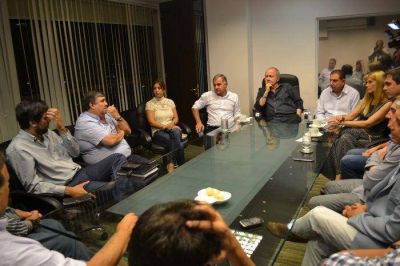 Jefe de Gabinete recibi� a intendentes de todo el pa�s que se re�nen en esta ciudad