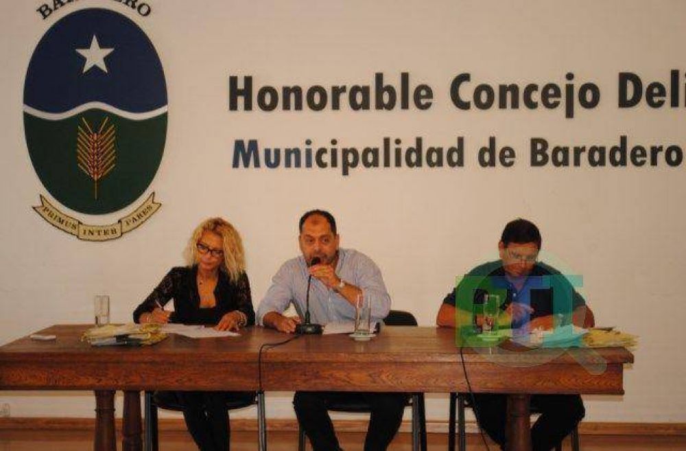 El HCD aprob� un documento en repudio por los despidos
