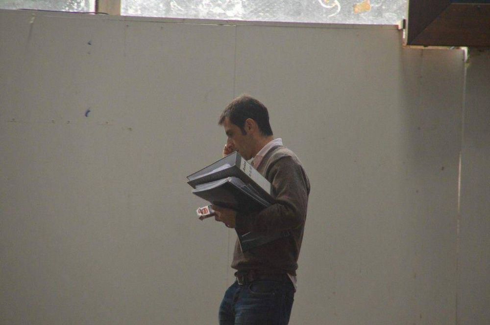 Sin la oposici�n el oficialismo aprob� el aumento de tasas