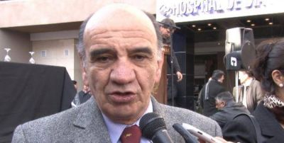 Edmundo Jim�nez no dejar� su cargo