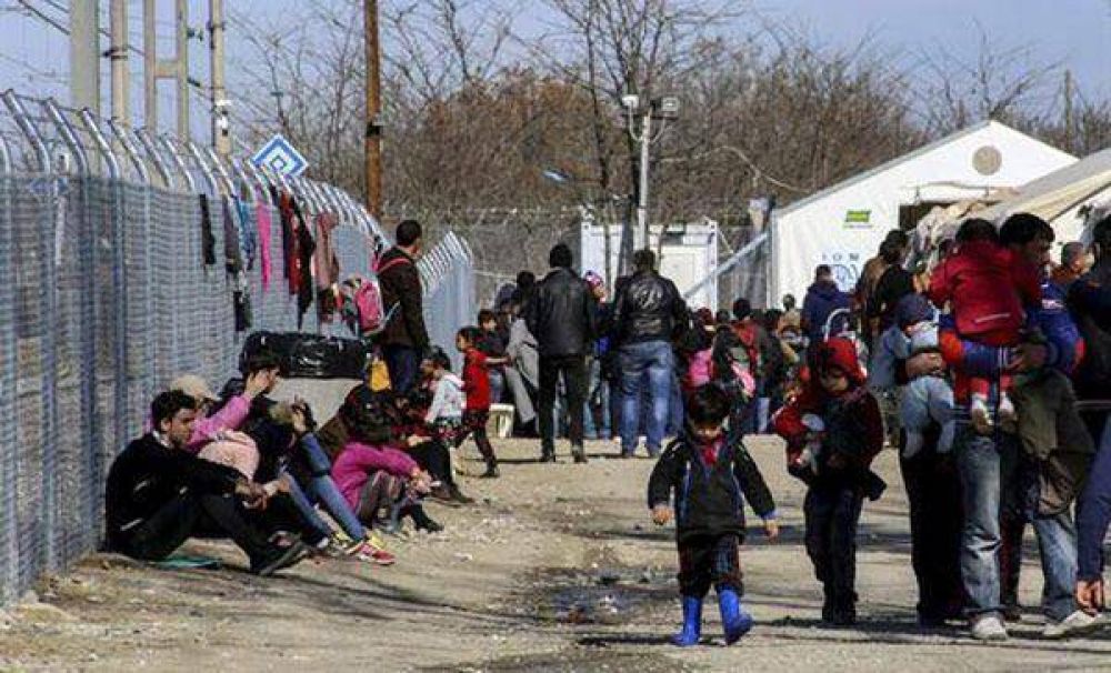 22 mil refugiados varados en Grecia