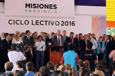 Con un acto en Campo Grande, el Gobernador inaugur� el ciclo lectivo