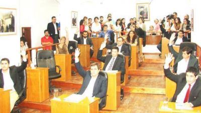 Luz verde al proceso de juicio pol�tico contra Enrique Cabrera