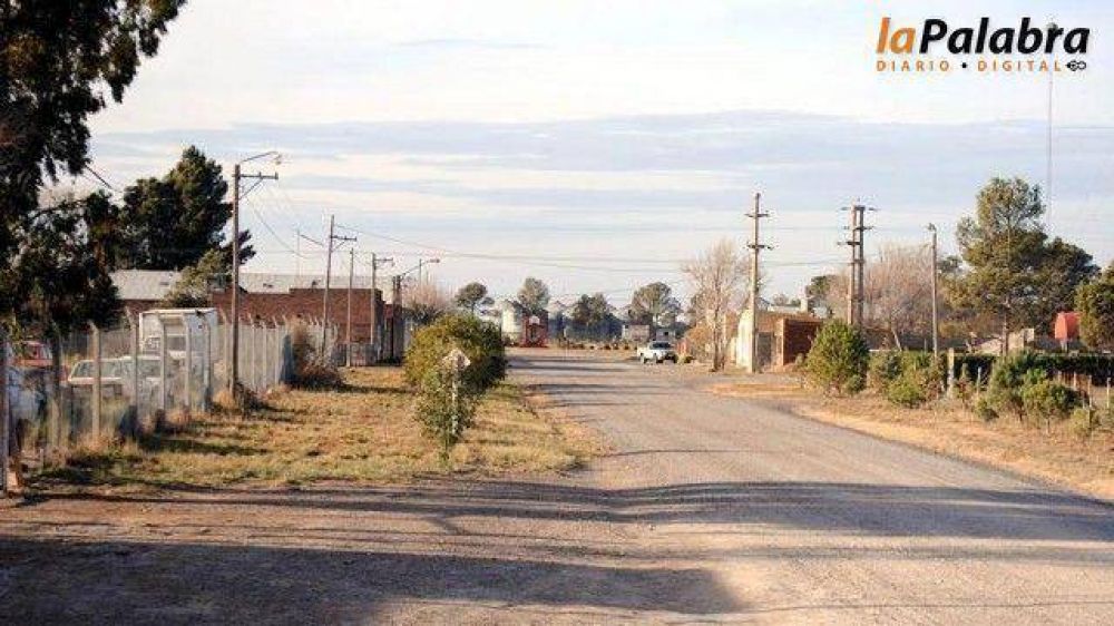 Vecinos de Cardenal Cagliero colaboran con las tareas de limpieza