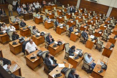 La Legislatura sesionó sin la presencia del bloque del PJ