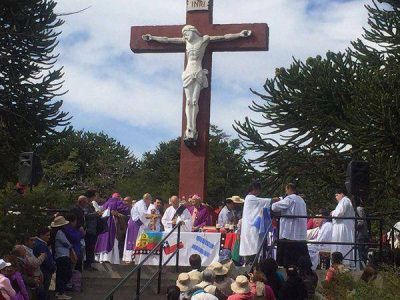 Eucarist�a une en la frontera a argentinos y chilenos desde 1950