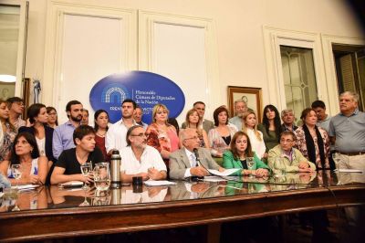 Los diputados del FPV esperar�n de pie en el recinto hasta que Cambiemos tenga qu�rum