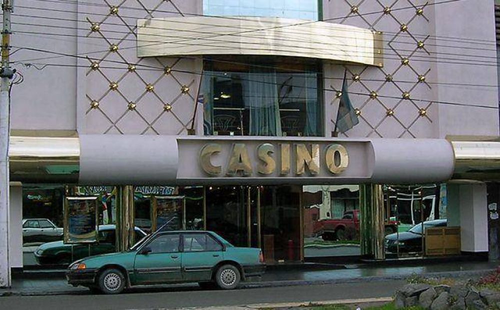 Argumento raro: el aumento de tasas al pueblo se pude hacer por decreto, el de las tasas al Casino Club, deben discutirse en el HCD