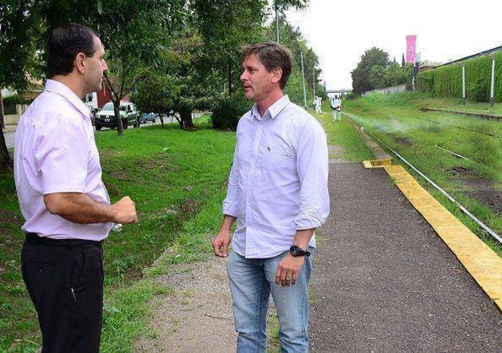 Fumigan estaciones ferroviarias, y denuncian falta de saneamiento