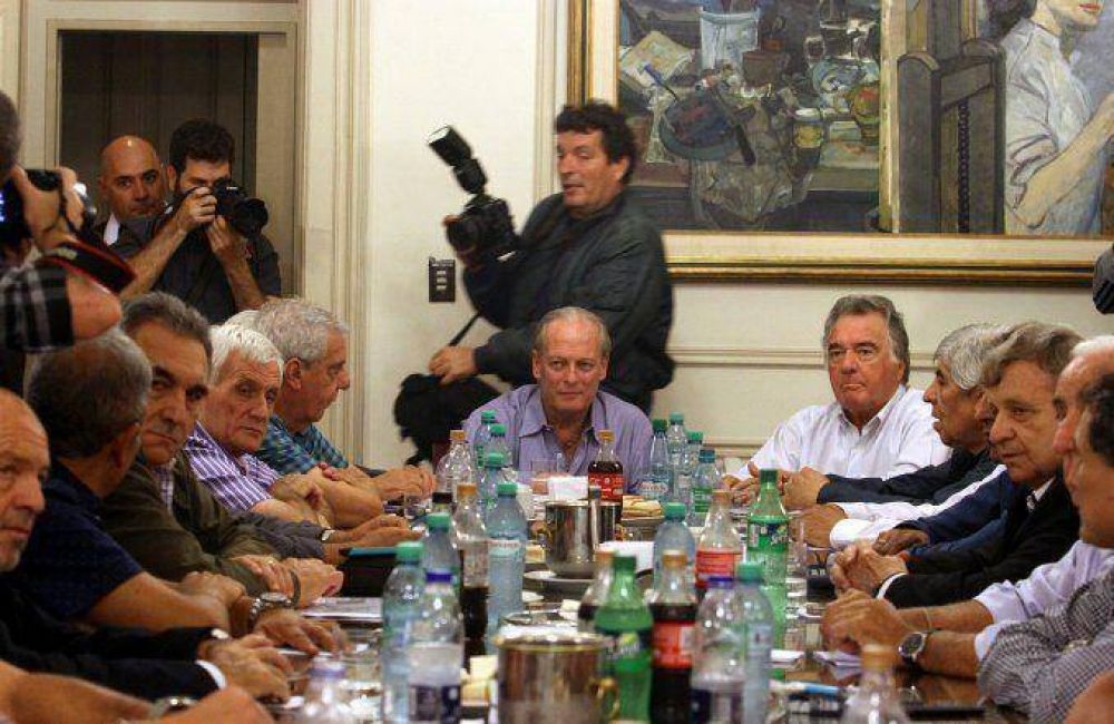 Las tres CGT realizar�n en agosto un congreso con vistas a reunificar la central