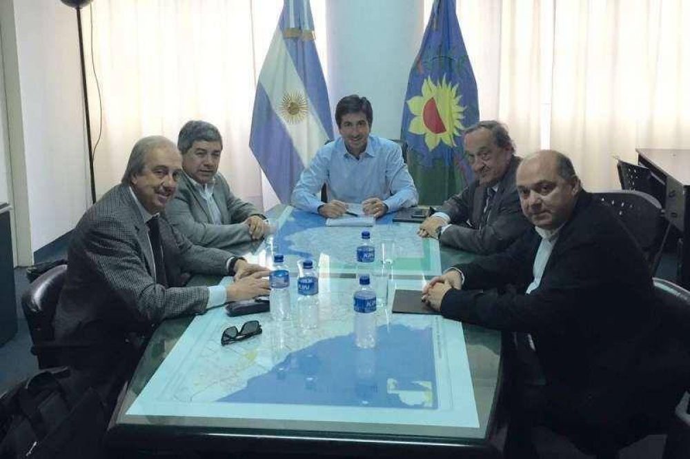 Lunghi, Civalleri y Fern�ndez se reunieron con el Ministro de Infraestructura bonaerense