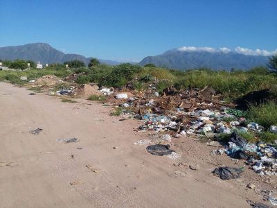 Vecinos de la zona sur denuncian microbasurales